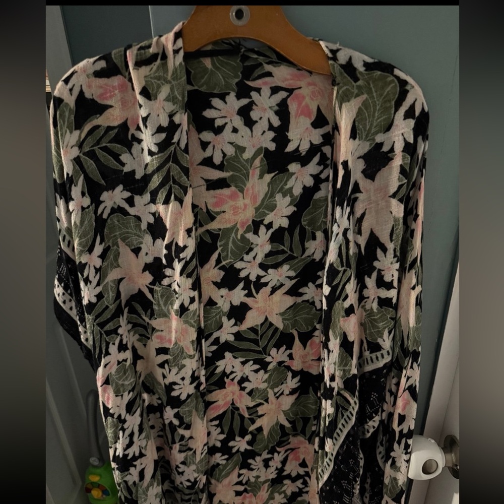 American Eagle Outfitters Floral Kimono - Black, Pink, Green